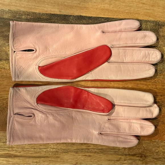 Elegant Dainty Red/Pink Leather Gloves with Bow Detail - Picture 3 of 4
